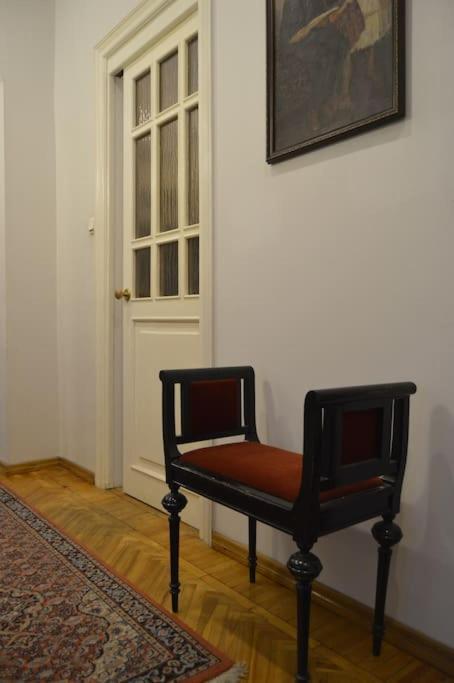 Unique Spacious Classic 3 Bedroom Midtown Apartment ! Billiard Room ! Riga Exterior foto