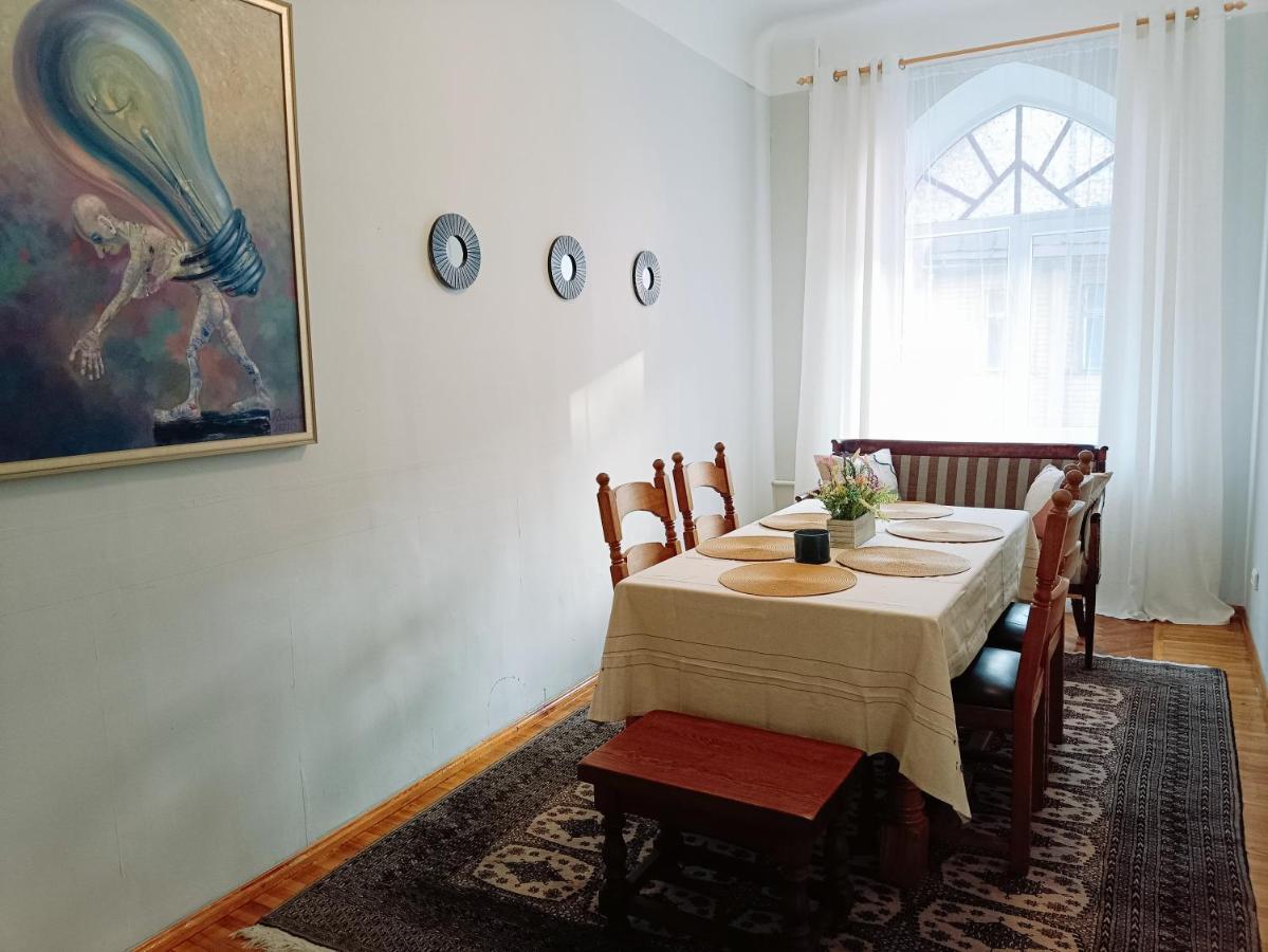 Unique Spacious Classic 3 Bedroom Midtown Apartment ! Billiard Room ! Riga Exterior foto